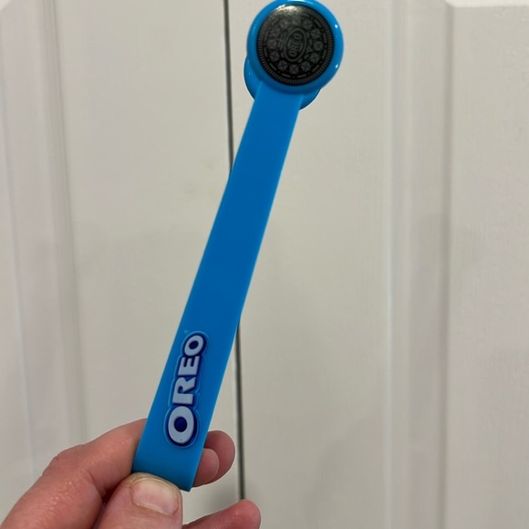 OREO Mug with Cookie Holder and Dipper - Picture 3 of 5